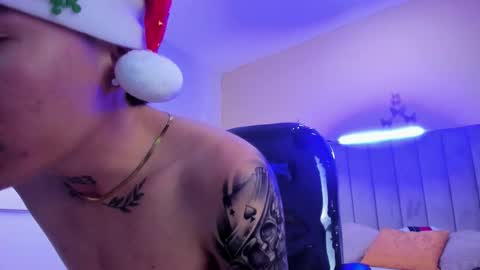 Snapshot of nascary_fox chatting on 12/16/25, 08:36 Nascary Fox online show from 12/16/25, 08:36