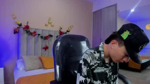 Nascary Fox online show from 12/21/25, 01:07