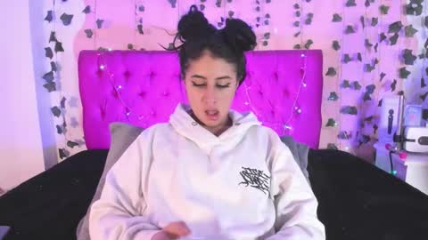 Maira online show from 12/17/25, 05:02