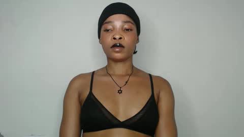 bella online show from 11/17/25, 06:14