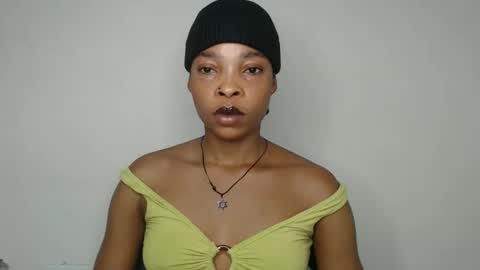 bella online show from 11/18/25, 09:58