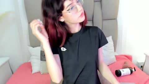 Snapshot of nastya_fantasy chatting on 12/28/24, 10:44 Nastya online show from 12/28/24, 10:44