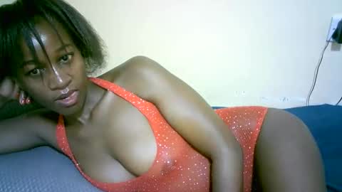 Marie online show from 10/02/25, 02:40