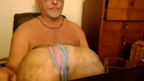 Snapshot of nastydaddyfatcock8 chatting on 02/14/25, 06:12 Daddy online show from 02/14/25, 06:12