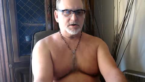 Snapshot of nastydaddyfatcock8 chatting on 03/08/25, 06:47 Daddy online show from 03/08/25, 06:47