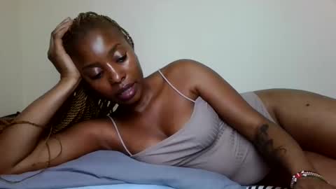 Snapshot of nastyivy1 chatting on 05/19/26, 12:33 nastyivy1 online show from 05/19/26, 12:33