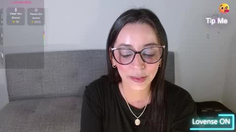 Snapshot of nat4youlove chatting on 12/14/25, 11:31 nathalia online show from 12/14/25, 11:31