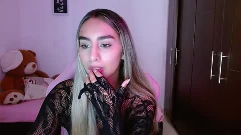 Snapshot of nata_p chatting on 09/27/25, 03:39 nata online show from 09/27/25, 03:39