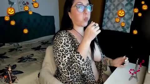 Snapshot of nata_paris chatting on 10/12/25, 12:09 Natalia online show from 10/12/25, 12:09