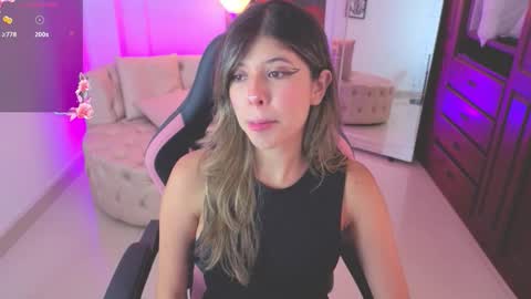 Snapshot of nataasha___ chatting on 11/05/25, 02:55 NATASHA online show from 11/05/25, 02:55