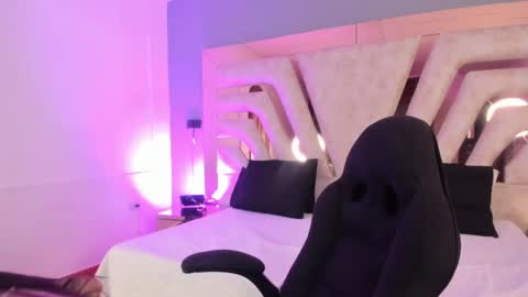 Snapshot of natachadiaz1 chatting on 04/22/26, 11:23 Natacha online show from 04/22/26, 11:23