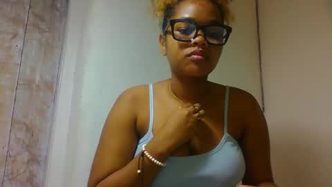 Snapshot of natachazz chatting on 03/30/26, 08:04 natachazz online show from 03/30/26, 08:04