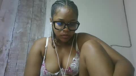 Snapshot of natachazz chatting on 04/06/26, 06:47 natachazz online show from 04/06/26, 06:47
