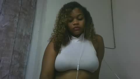 Snapshot of natachazz chatting on 04/07/26, 01:00 natachazz online show from 04/07/26, 01:00