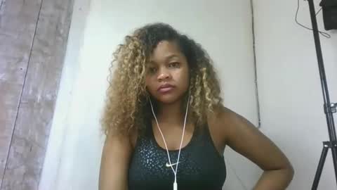 Snapshot of natachazz chatting on 04/09/26, 12:43 natachazz online show from 04/09/26, 12:43