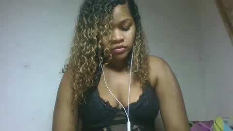 Snapshot of natachazz chatting on 04/16/26, 12:17 natachazz online show from 04/16/26, 12:17