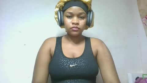 Snapshot of natachazz chatting on 04/18/26, 08:20 natachazz online show from 04/18/26, 08:20