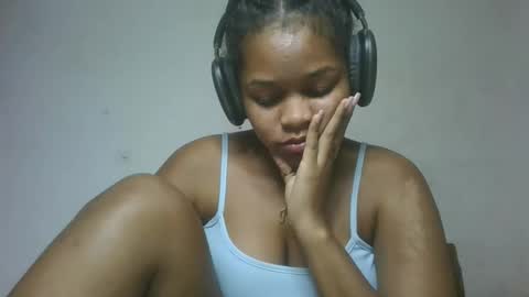 Snapshot of natachazz chatting on 04/21/26, 02:51 natachazz online show from 04/21/26, 02:51