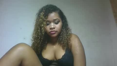 Snapshot of natachazz chatting on 04/24/26, 07:00 natachazz online show from 04/24/26, 07:00
