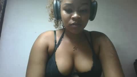 Snapshot of natachazz chatting on 05/01/26, 02:43 natachazz online show from 05/01/26, 02:43