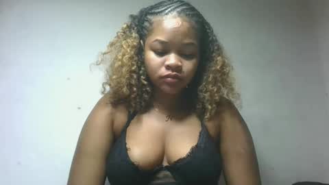 Snapshot of natachazz chatting on 05/02/26, 05:23 natachazz online show from 05/02/26, 05:23