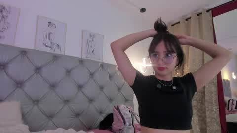 Snapshot of natalhy_ chatting on 04/30/26, 05:30 natalia online show from 04/30/26, 05:30