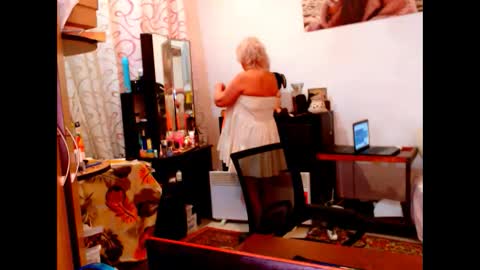 natali online show from 02/16/25, 05:48