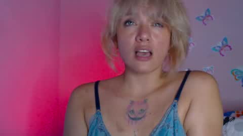 Snapshot of natalia_33 chatting on 02/07/25, 09:05 Natalia online show from 02/07/25, 09:05