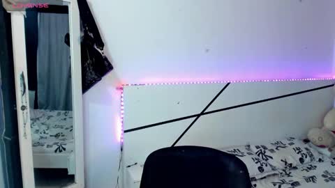 Natalia  online show from 10/10/25, 01:10