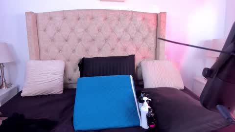 Natalia online show from 09/13/25, 03:17