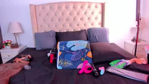 Natalia online show from 09/26/25, 03:21