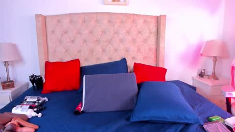 Natalia online show from 09/30/25, 04:06