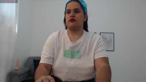 Nathalia online show from 09/19/25, 06:19