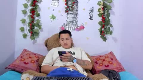 nataliaandjulliam online show from 09/16/25, 07:42