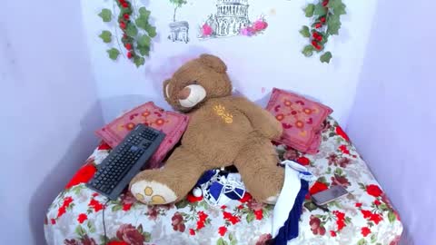 nataliaandjulliam online show from 11/14/25, 05:28