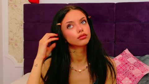 Snapshot of nataliacroft chatting on 04/05/26, 02:14 nataliacroft online show from 04/05/26, 02:14