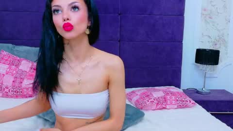 Snapshot of nataliacroft chatting on 04/15/26, 02:46 nataliacroft online show from 04/15/26, 02:46