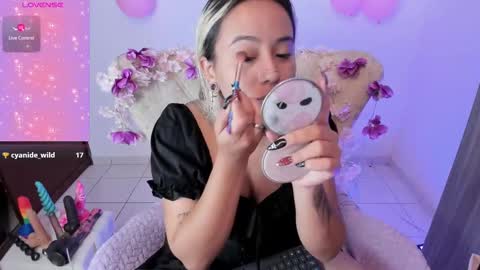 Nataliua Henao online show from 10/20/25, 12:00