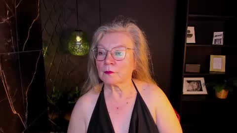Snapshot of natalicloud chatting on 06/12/26, 01:21 NataliCloud online show from 06/12/26, 01:21