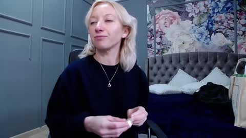 Natalie online show from 01/06/25, 07:42