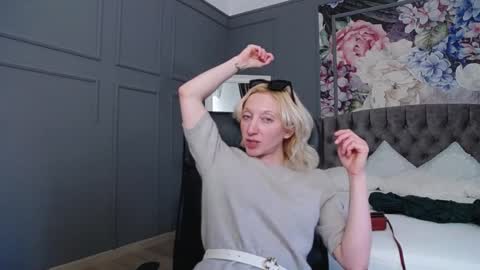 Natalie online show from 01/19/25, 01:01