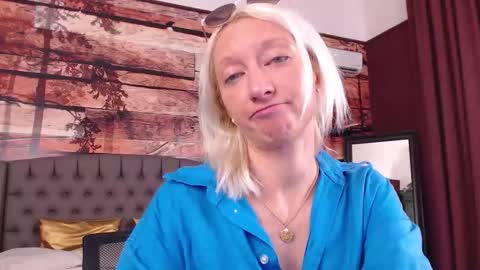 Natalie online show from 09/24/25, 09:23