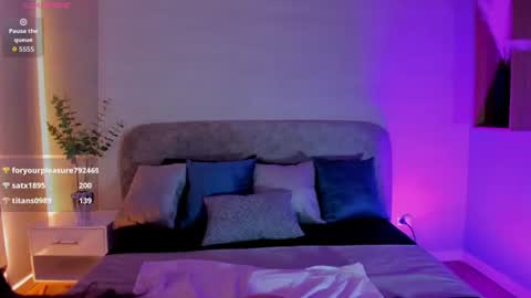 NATALIE BLAZE online show from 06/25/26, 01:05