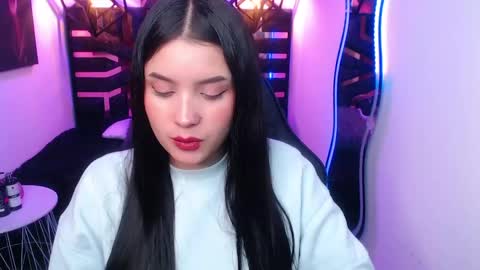 Snapshot of natalie_loffreda chatting on 05/14/26, 12:01 natalie online show from 05/14/26, 12:01