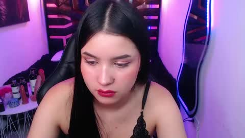 Snapshot of natalie_loffreda chatting on 05/15/26, 12:06 natalie online show from 05/15/26, 12:06