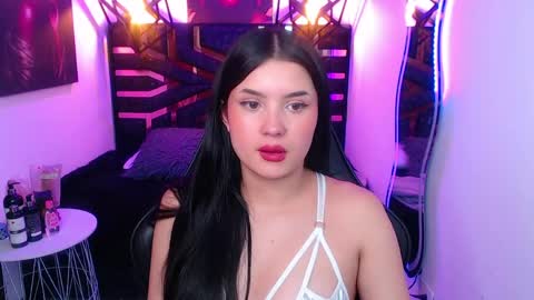 Snapshot of natalie_loffreda chatting on 05/19/26, 09:10 natalie online show from 05/19/26, 09:10
