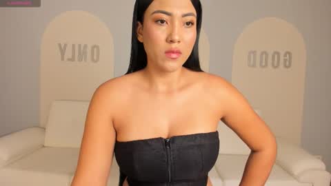 Natalie Lewis online show from 12/20/25, 11:06