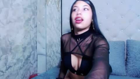 Snapshot of nataliepetite3x chatting on 11/19/25, 11:54 Natalie online show from 11/19/25, 11:54