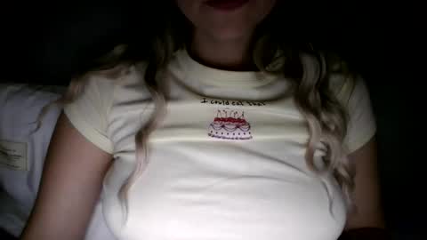 Snapshot of nataliexo111 chatting on 10/03/25, 09:23 Natali online show from 10/03/25, 09:23