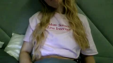 Snapshot of nataliexo111 chatting on 10/15/25, 07:47 Natali online show from 10/15/25, 07:47